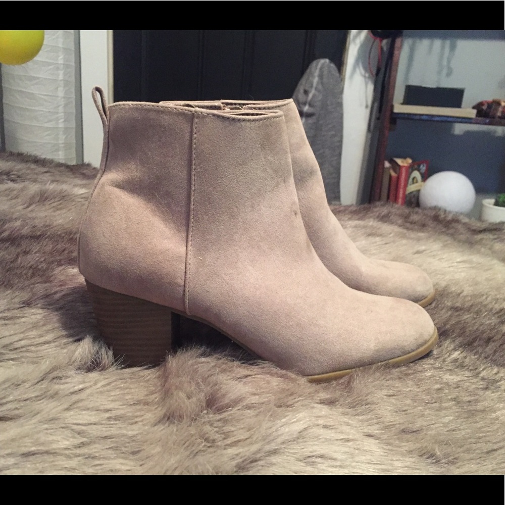 Old navy heeled ankle boots